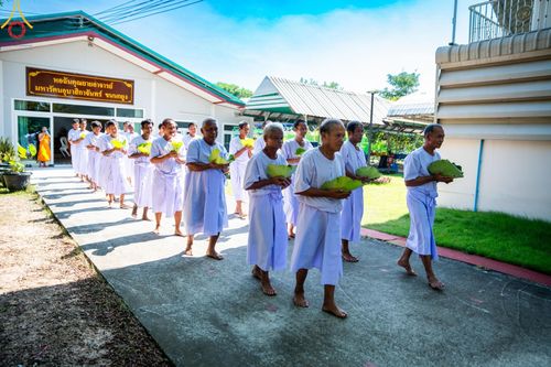 ภาพ No.180221:พิธีตัดปอยผม ปลงผม นาคธรรมทายาท  ณ ศูนย์ปฏิบัติธรรมพนมสารคาม (เพชรตะวัน) จ.ฉะเชิงเทรา โครงการบรรพชาอุปสมบท บูชาธรรมมหาปูชนียาจารย์ ประจำปี 2567 วันที่ 30 พฤศจิกายน พ.ศ. 2567