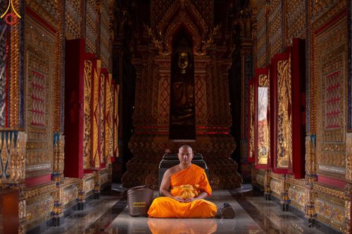 ภาพ No.127906:คณะพระธรรมยาตราฯ ปฎิบัติธรรมและถ่ายภาพหมู่ประวัติศาสตร์ ณ ลานหน้าพระปรางค์สามยอด วัดโคกสมานคุณ อ.หาดใหญ่ จ.สงขลา วันเสาร์ที่ 9 มีนาคม พ.ศ. 2567