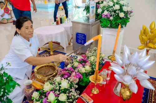 ภาพ No.183233:พิธีทอดกฐิน ณ วัดธรรมคุณาราม กรุงเทพมหานคร ในโครงการทอดกฐินสามัคคีทั่วไทย 30,000 วัด บูชาธรรม 80 ปี หลวงพ่อธัมมชโย โดยคณะศิษยานุศิษย์วัดพระธรรมกาย วันที่ 20 ตุลาคม พ.ศ. 2567