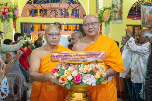 ภาพ No.179643:พิธีทอดกฐินสมทบ ณ วัดพุทธรัตนางกูร พิหาร (Bouddha Ratnangkur Bihar) เมืองกัลกัตตา ประเทศอินเดีย วันที่ 9 พฤศจิกายน พ.ศ. 2567