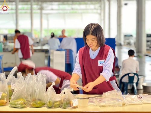 ภาพ No.58181:V.41 เทหมดใจ  ลุยต่อไป ร้อยซาวปี การเตรียมงาน การปฏิบัติงาน และการเก็บงาน ของเจ้าหน้าที่หน่วยงานต่างๆ เพื่อพิธีฉลองอายุวัฒนมงคล 80 ปี หลวงพ่อธัมมชโย และรับถวายมหาสังฆทาน 10,000 กว่าวัดทั่วประเทศ ในวันคุ้มครองโลก จันทร์ที่ 22 เมษายน พ.ศ. 2567