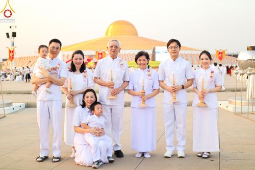 ภาพ No.124710:พิธีเวียนประทักษิณและจุดมาฆประทีป ในวันมาฆบูชา เสาร์ที่ 24 กุมภาพันธ์ พ.ศ. 2567 ณ พระมหาธรรมกายเจดีย์ วัดพระธรรมกาย