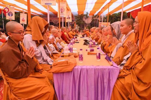 ภาพ No.179710:พิธีทอดกฐินสมทบ ณ วัดพุทธบังคลาเทศ (Bangladesh Buddhist Monastery, Bodhgaya)  เมืองพุทธคยา ประเทศอินเดีย วันที่ 11 พฤศจิกายน พ.ศ. 2567