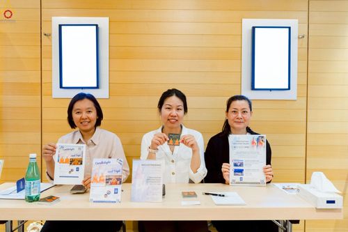 ภาพ No.229310:วันที่ 15 มิถุนายน พ.ศ. 2568 Meditation wisdom talks 2025 โดย พระอาจารย์ไมเคิล วีรธมฺโม และ พระอาจารย์นิค สนฺตจิตฺโต โดยมีผู้เข้าร่วมโครงการ เป็นชาวสวีเดนและชาวยุโรป จำนวน 30 ท่าน  ณ โรงแรม Radissonblu waterfront กรุงสตอกโฮล์ม ประเทศสวีเดน