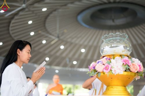 ภาพ No.100103:พิธีบุพเปตพลี  ครั้งที่ 143 วันที่ 27 พฤศจิกายน พ.ศ. 2566 วันพระ ขึ้น 15 ค่ำ เดือน 12 ณ หอฉันคุณยายอาจารย์ฯ วัดพระธรรมกาย