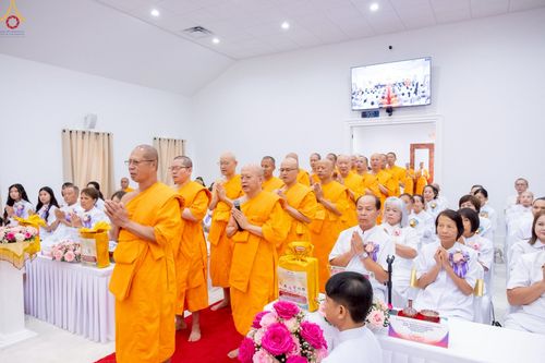 ภาพ No.234554:วันอาทิตย์ที่ 20 กรกฎาคม  พ.ศ.2568 พิธีทอดผ้าป่าภาคพื้นอเมริกา พิธีเจริญพระพุทธมนต์ ฉลองอาคารแก้วธรรมชัยรัตนอนันต์ วัดพระธรรมกายเทนเนสซี ประเทศสหรัฐอเมริกา