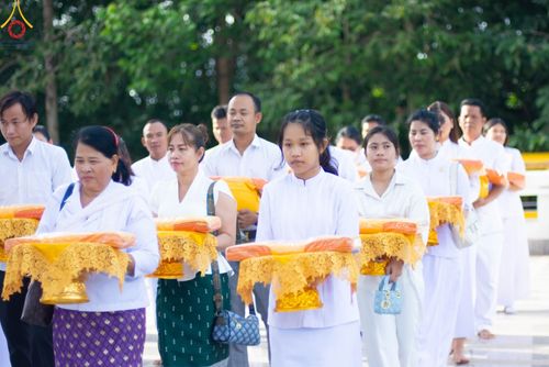 ภาพ No.101029:พิธีบรรพชาธรรมทายาท ในโครงการอุปสมบทบูชาธรรม มหาปูชนียาจารย์ พ.ศ. 2566 ณ วัดหนองไผ่ล้อม จ.ปราจีนบุรี วันที่ 2 ธันวาคม พ.ศ. 2566