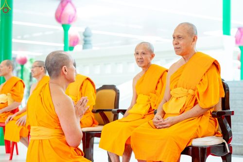 ภาพ No.229104:วันเสาร์ที่ 14 มิถุนายน พ.ศ. 2568 พิธีบรรพชา , พิธีถวายบาตร , พิธีอุปสมบท ในโครงการบรรพชาอุปสมบทหมู่ ผู้บริหารรุ่นที่ 15 และ อุดมศึกษา รุ่นที่ 52 ณ โบสถ์พระไตรปิฎก วัดพระธรรมกาย