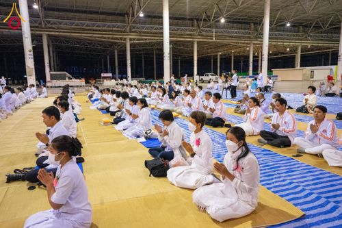 ภาพ No.202638:พิธีถวายภัตตาหารเป็นสังฆทาน แด่พระธรรมยาตรา ณ วัดพระธรรมกาย ตำบลคลองสาม อำเภอคลองหลวง จังหวัดปทุมธานี ในโครงการธรรมยาตรา กตัญญูบูชา มหาปูชนียาจารย์ พระมงคลเทพมุนี(สด จนฺทสโร) พระผู้ปราบมาร อนุสรณ์สถาน 7 แห่ง ปีที่ 13 วันที่ 28 มกราคม พ.ศ. 2568