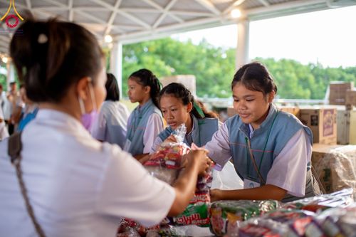 ภาพ No.99599:พิธีตักบาตรวันอาทิตย์ต้นเดือน ณ สภาธรรมกายสากล วัดพระธรรมกาย จ.ปทุมธานี วันอาทิตย์ที่ 3 ธันวาคม พ.ศ. 2566