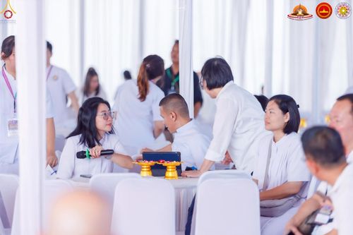 ภาพ No.224703:วันที่ 11 -12 พฤษภาคม พ.ศ. 2568 คณะพระอาจารย์ เจ้าหน้าที่ อาสาสมัคร นักศึกษา ทั้งชาวอินโดนีเซีย และชาวไทย ร่วมแรงร่วมใจ เตรียมงาน เก็บงาน ในวันวิสาขบูชา ณ พระมหาเจดีย์บรมพุทโธ ประเทศอินโดนีเซีย