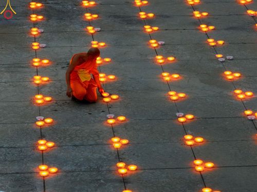 ภาพ No.279189:พิธีจุดวิสาขประทีป พิธีเวียนประทักษิณ ในวันวิสาขบูชา พุธที่ 22 พฤษภาคม พ.ศ. 2567 ( วันพระขึ้น 15 ค่ำ เดือน 6 ) ณ ลานธรรม พระมหาธรรมกายเจดีย์ วัดพระธรรมกาย จ.ปทุมธานี