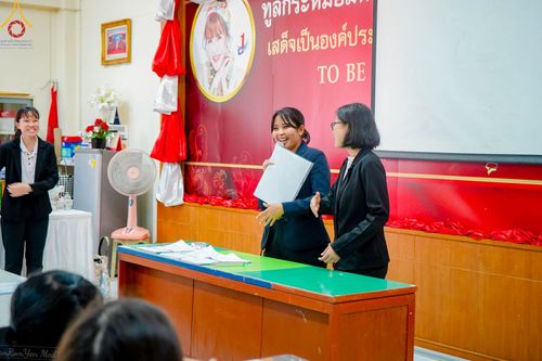 ภาพ No.105069:วันรวมพลังเด็กดี V-star ผู้นำฟื้นฟูศีลธรรมโลก จังหวัดภูเก็ต วันที่ 19 ธันวาคม พ.ศ. 2566 ณ โรงเรียนเมืองถลาง จ.ภูเก็ต