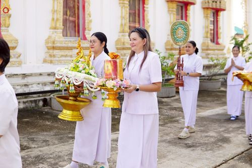 ภาพ No.260812:วันที่ 12 ตุลาคม พ.ศ. 2568 พิธีทอดกฐินสามัคคีทั่วไทย 30,000 วัด โดยคณะศิษยานุศิษย์ บูชาธรรม 81 ปี หลวงพ่อธัมมชโย ณ วัดทองรำไพ ต.แหลมฟ้าผ่า อ.พระสมุทรเจดีย์ จ.สมุทรปราการ