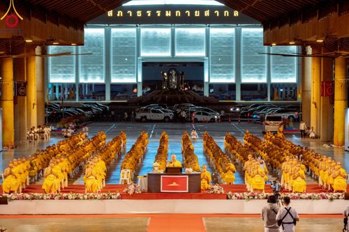 ภาพ No.105168:พิธีฉลองชัยสวดมนต์บทธรรมจักร 6,000,000,000 จบ และสวดมนต์ข้ามปี ณ มหารัตนวิหารคด วัดพระธรรมกาย ในวันที่ 31 ธันวาคม พ.ศ. 2566