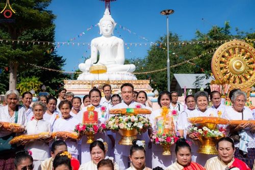 ภาพ No.166611:พิธีทอดกฐิน ณ วัดโพธิ์ไทร อ.เกษตรสมบูรณ์ จ.ชัยภูมิ ในโครงการกฐินสามัคคีทั่วไทย 30,000 วัด บูชาธรรม 80 ปี หลวงพ่อธัมมชโย โดยคณะศิษยานุศิษย์วัดพระธรรมกาย วันที่ 23 ตุลาคม พ.ศ. 2567