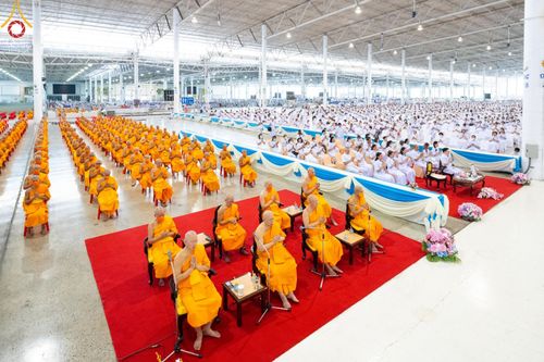 พิธีถวายรางวัล Guinness World Records "สถิตินั่งสมาธิและร่วมลงชื่อเพื่อสร้างสันติภาพโลก ด้วยจำนวนคนที่มากที่สุดในโลก" ณ สภาธรรมกายสากล วัดพระธรรมกาย วันมาฆบูชา เสาร์ที่ 24 กุมภาพันธ์ พ.ศ. 2567