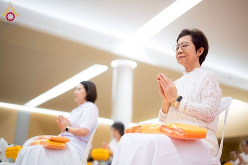 ภาพ No.270557:วันอาทิตย์ที่ 16 พฤศจิกายน พ.ศ. 2568 ถวายกองทุนโครงการอุปสมบทหมู่ 3,000 รูปทั่วไทย  รุ่นบูชาธรรมมหาปูชนียาจารย์ ณ ห้องแก้วสารพัดนึก 2 สภาธรรมกายสากล วัดพระธรรมกาย