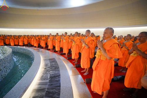 ภาพ No.188377:พิธีต้อนรับพระธรรมยาตรา ในโครงการธรรมยาตรา กตัญญูบูชา มหาปูชนียาจารย์ พระมงคลเทพมุนี(สด จนฺทสโร) พระผู้ปราบมาร อนุสรณ์สถาน 7 แห่ง ปีที่ 13 วันที่ 2 มกราคม พ.ศ. 2568 ณ วัดพระธรรมกาย จ.ปทุมธานี