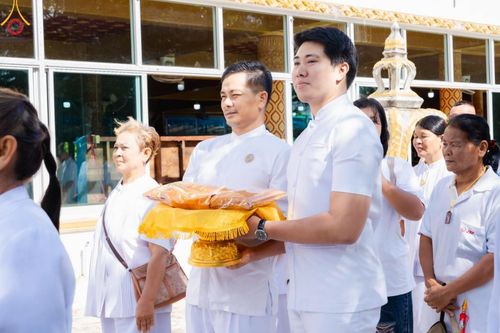 ภาพ No.166708:พิธีทอดกฐิน ณ วัดเขาดินมังกรทอง อ.บ่อทอง จ.ชลบุรี  ในโครงการกฐินสามัคคีทั่วไทย 30,000 วัด บูชาธรรม 80 ปี หลวงพ่อธัมมชโย โดยคณะศิษยานุศิษย์วัดพระธรรมกาย วันที่ 23 ตุลาคม พ.ศ. 2567