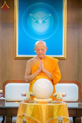 ภาพ No.135424:พิธีเจริญพระพุทธมนต์สมโภช แก้วบรมจักรพรรดิรัตนอนันต์ สถาปนาอาคารปฏิบัติธรรม แก้วธรรมชัยรัตนอนันต์ บูชาธรรมเนื่องในโอกาสอายุวัฒนมงคล 80 ปี หลวงพ่อธัมมชโย (22 เมษายน พ.ศ. 2567) วันพุธที่ 3 เมษายน พ.ศ. 2567 ณ วัดพระธรรมกายเทนเนสซี ประเทศสหรัฐอเมริกา