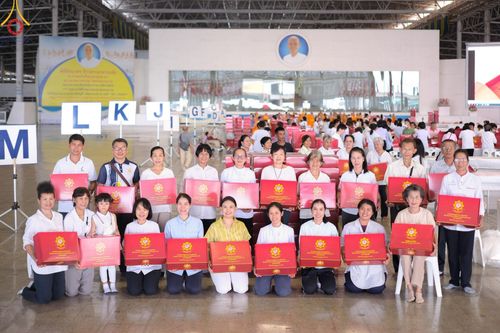 ภาพ No.212211:วันพุธที่ 19 มีนาคม พ.ศ. 2568 การบรรจุไทยธรรมลงกล่องสำเร็จ 43,500 กล่อง เพื่อถวายแด่พระสังฆาธิการ 40,000 กว่าวัดทั่วไทย ในวันคุ้มครองโลก 22 เมษายน พ.ศ. 2568 ณ บ้านแก้วเรือนทองคุณยายฯ วัดพระธรรมกาย