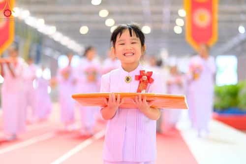 ภาพ No.177923:พิธีทอดผ้าป่าต้นสมบัติจักรพรรดิ ในวันอาทิตย์ที่ 1 ธันวาคม พ.ศ. 2567 ณ สภาธรรมกายสากล วัดพระธรรมกาย