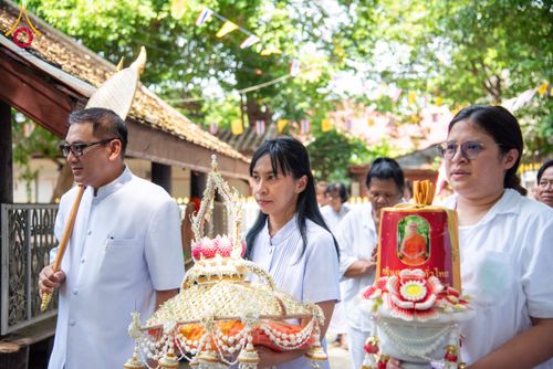 ภาพ No.175189:พิธีทอดกฐิน วัดแรก จ.เพชรบุรี ในโครงการกฐินสามัคคีทั่วไทย 30,000 วัด บูชาธรรม 80 ปี หลวงพ่อธัมมชโย โดยคณะศิษยานุศิษย์วัดพระธรรมกาย วันที่ 14 พฤศจิกายน พ.ศ. 2567