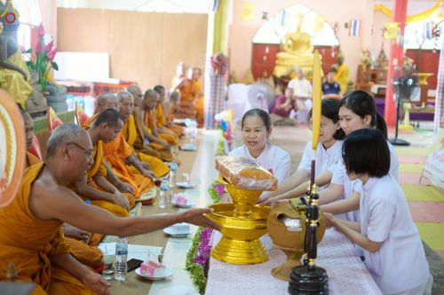 ภาพ No.270450:วันที่ 22 ตุลาคม พ.ศ. 2568 พิธีทอดกฐินสามัคคีทั่วไทย ณ วัดกระโดนไม้แดง ต.ชุมแสง อ.กระสัง จ.บุรีรัมย์ โดยคณะศิษยานุศิษย์ บูชาธรรม 81 ปี หลวงพ่อธัมมชโย