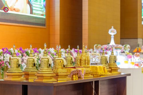 ภาพ No.209595:วันอาทิตย์ที่ 2 มีนาคม พ.ศ. 2568 พิธีภาคบ่าย สัมมนาพิเศษ, ปฏิบัติธรรม พิธีรับมอบพระบรมสารีริกธาตุ ณ สภาธรรมกายสากล วัดพระธรรมกาย