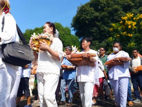 ภาพ No.182463:พิธีทอดกฐิน ณ วัดพัฒนาราม จ.ชัยนาท ในโครงการทอดกฐินสามัคคีทั่วไทย 30,000 วัด บูชาธรรม 80 ปี หลวงพ่อธัมมชโย โดยคณะศิษยานุศิษย์วัดพระธรรมกาย วันที่ 27 ตุลาคม พ.ศ. 2567