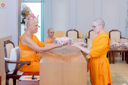 ภาพ No.246322:วันที่ 8 กันยายน พ.ศ. 2568 พระครูปลัดรัตนวีรวัฒน์ (รังสฤษดิ์ อิทฺธิจินฺตโก) เจ้าอาวาสวัดพระธรรมกาย เป็นประธานมอบพระบรมสารีริกธาตุ แก่ศูนย์ส่งเสริมศีลธรรมภายในประเทศ และวัดสาขาต่างประเทศ จำนวน 8 แห่ง