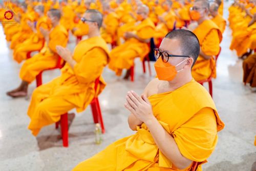 ภาพ No.99681:พิธีปฏิบัติธรรมและพิธีบูชาข้าวพระ ในวันอาทิตย์ต้นเดือนที่ 3 ธันวาคม พ.ศ. 2566 ณ สภาธรรมกายสากล วัดพระธรรมกาย จ.ปทุมธานี