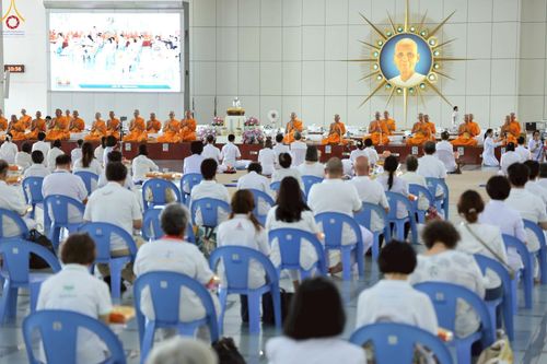 ภาพ No.226866:วันเสาร์ที่ 31 พฤษภาคม พ.ศ. 2568 พิธีถวายภัตตาหารเมนูสวรรค์ "เพื่อการบรรลุธรรม" ณ หอฉันคุณยายอาจารย์ วัดพระธรรมกาย