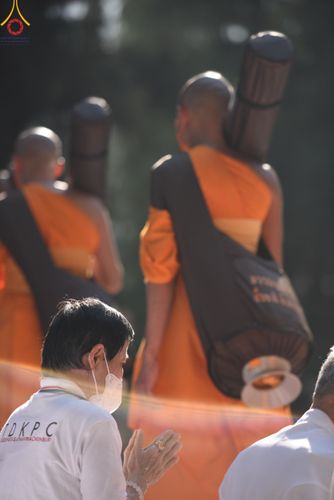 ภาพ No.110347:พิธีต้อนรับพระธรรมยาตรา ในโครงการธรรมยาตรากตัญญูบูชา มหาปูชนียาจารย์ พระมงคลเทพมุนี(สด จนฺทสโร) พระผู้ปราบมาร อนุสรณ์สถาน 7 แห่ง ปีที่ 12 วันที่ 11 มกราคม พ.ศ. 2567 ณ อนุสรณ์สถานลำดับที่ 3 สถานที่เกิดใหม่ในเพศสมณะ วัดสองพี่น้อง จ.สุพรรณบุรี