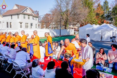 ภาพ No.100726:พิธีทอดกฐินบรมจักรพรรดิสร้างทุกสิ่ง  ณ วัดพระธรรมกายนิวเจอร์ซี ประเทศสหรัฐอเมริกา วันอาทิตย์ ที่ 19 พฤศจิกายน พ.ศ 2566