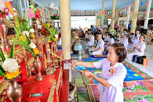 ภาพ No.183684:พิธีทอดกฐิน ณ วัดนารายณ์ทรงธรรม จ.ลพบุรี ในโครงการทอดกฐินสามัคคีทั่วไทย 30,000 วัด บูชาธรรม 80 ปี หลวงพ่อธัมมชโย โดยคณะศิษยานุศิษย์วัดพระธรรมกาย วันที่ 9 พฤศจิกายน พ.ศ. 2567