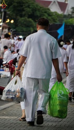 ภาพ No.125997:พิธีทำบุญเมืองนครราชสีมา ฉลอง 556 ปี ตักบาตรพระ 10,000 รูป ในวันเสาร์ที่ 2 มีนาคม พ.ศ.2567 ณ อนุสาวรีย์ท้าวสุรนารี จ.นครราชสีมา จัดโดย คณะสงฆ์จังหวัดนครราชสีมา ร่วมกับสำนักงานจังหวัดนครราชสีมา