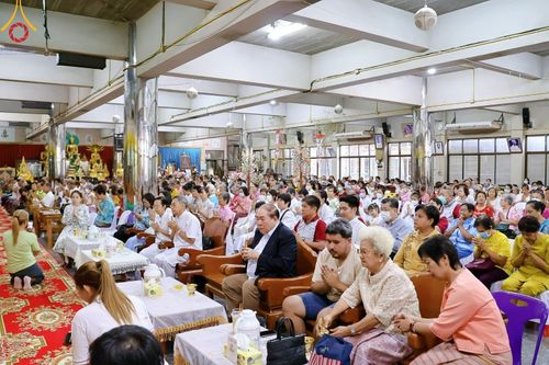 ภาพ No.173403:พิธีทอดกฐิน ณ วัดชมนิมิตร อ.พระประแดง จ.สมุทรปราการ ในโครงการกฐินสามัคคีทั่วไทย 30,000 วัด บูชาธรรม 80 ปี หลวงพ่อธัมมชโย โดยคณะศิษยานุศิษย์วัดพระธรรมกาย วันที่ 18 ตุลาคม พ.ศ. 2567