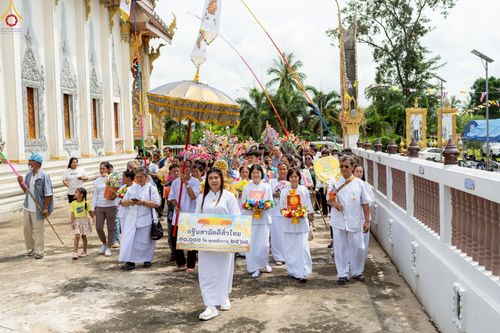 ภาพ No.256418:วันที่ 12 ตุลาคม พ.ศ. 2568 พิธีทอดกฐินสามัคคีทั่วไทย 30,000 วัด โดยคณะศิษยานุศิษย์ บูชาธรรม 81 ปี หลวงพ่อธัมมชโย ณ วัดโค้งบ่อแร่ จ.สุพรรณบุรี