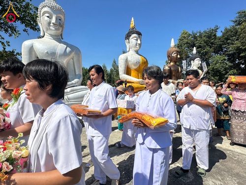 ภาพ No.177083:พิธีทอดกฐิน ณ สำนักสงฆ์ป่าแสงธรรมนิเวศ ต.เกาะจันทร์ อ.เกาะจันทร์ จ.ชลบุรี ในโครงการทอดกฐินสามัคคีทั่วไทย 30,000 วัด บูชาธรรม 80 ปี หลวงพ่อธัมมชโย โดยคณะศิษยานุศิษย์วัดพระธรรมกาย วันที่ 9 พฤศจิกายน พ.ศ. 2567