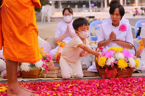 ภาพ No.201965:พิธีต้อนรับพระธรรมยาตรา ณ อนุสรณ์สถานลำดับที่ 7 สถานที่ขยายวิชชาธรรมกาย วัดพระธรรมกาย ต.คลองสาม อ.คลองหลวง จ.ปทุมธานี ในโครงการธรรมยาตรา กตัญญูบูชา มหาปูชนียาจารย์ พระมงคลเทพมุนี(สด จนฺทสโร) พระผู้ปราบมาร อนุสรณ์สถาน 7 แห่ง ปีที่ 13 วันที่ 26 มกราคม 2568