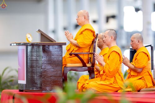 ภาพ No.235525:วันอาทิตย์ที่ 27 กรกฎาคม พ.ศ. 2568 พิธีจุดเทียนใจ ไฟนิรันด์ อนันตชัย ณ วัดพระธรรมกาย จ.ปทุมธานี