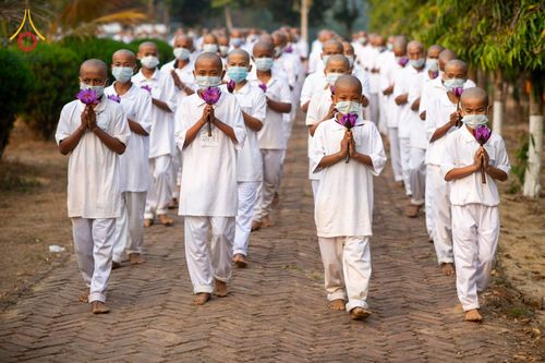 ภาพ No.75882:พิธีบรรพชาสามเณร ณ วัดปันชารี สันติปูร์ อรัญกฏิ เมืองคาร์กาชารี ประเทศบังกลาเทศ วันที่ 10 กุมภาพันธ์ พ.ศ. 2566