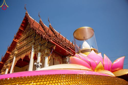 ภาพ No.107815:พิธีต้อนรับพระธรรมยาตรา ในโครงการธรรมยาตรากตัญญูบูชา มหาปูชนียาจารย์ พระมงคลเทพมุนี(สด จนฺทสโร) พระผู้ปราบมาร อนุสรณ์สถาน 7 แห่ง ปีที่ 12 วันที่ 7 มกราคม พ.ศ. 2567 ณ อนุสรณ์สถานคลองบางนางแท่น  อ.สามพราน จ.นครปฐม