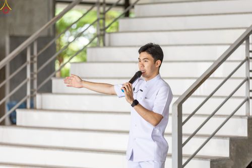 ภาพ No.249027:วันที่ 26-28 กันยายน พ.ศ. 2568 โครงการอบรม อุบาสกแก้ว อุบาสิกาแก้ว รุ่นที่ 3  ณ ศูนย์ปฏิบัติธรรมสมุทรปราการ ได้รับความเมตตาจากคณะสงฆ์ในพื้นที่  รวมถึงผู้บริหารสถานศึกษา ที่นำนักเรียนระดับมัธยมปลาย  มารับฟังข้อมูลเพื่อที่จะเป็นกำลังสำคัญ ในการเข้าร่วมขบวน