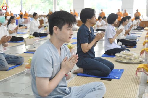 ภาพ No.162086:พิธีถวายภัตตาหารเมนูสวรรค์ เนื่องในวันออกพรรษา (ขึ้น 15 ค่ำ เดือน 11) วันพฤหัสบดีที่ 17 ตุลาคม พ.ศ. 2567 ณ หอฉันคุณยายอาจารย์ฯ วัดพระธรรมกาย