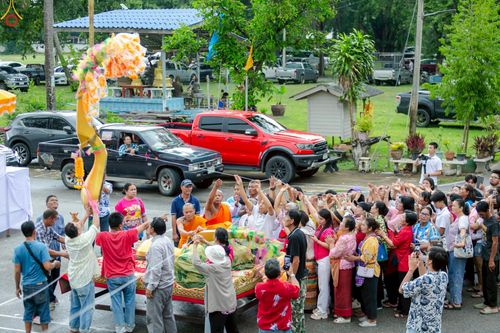 ภาพ No.262594:วันที่ 19 ตุลาคม พ.ศ. 2568 พิธีทอดกฐินสามัคคีทั่วไทย 30,000 วัด โดยคณะศิษยานุศิษย์ บูชาธรรม 81 ปี หลวงพ่อธัมมชโย ณ วัดหนองขาม ต.ห้วยทรายเหนือ อ.ชะอำ จ.เพชรบุรี