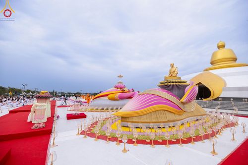 ภาพ No.118138:พิธีจุดประทีปถวายเป็นพุทธบูชา และบูชาธรรมมหาปูชนียาจารย์ พระมงคลเทพมุนี(สด จนฺทสโร) วันที่ 24 มกราคม พ.ศ. 2567 ณ อนุสรณ์สถานบางปลา อ.บางเลน จ.นครปฐม