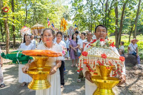 ภาพ No.171013:พิธีทอดกฐิน ณ วัดห้วยทราย จ.เชียงใหม่ ในโครงการกฐินสามัคคีทั่วไทย 30,000 วัด บูชาธรรม 80 ปี หลวงพ่อธัมมชโย โดยคณะศิษยานุศิษย์วัดพระธรรมกาย วันที่ 27 ตุลาคม พ.ศ. 2567